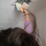 Instalaciones eléctricas, climatización y lampista. Electricista autorizado para averías, placas solares, domótica, puntos de carga. Climatización, aire acondicionado, aerotermia, calefacción, agua, lampisteria.